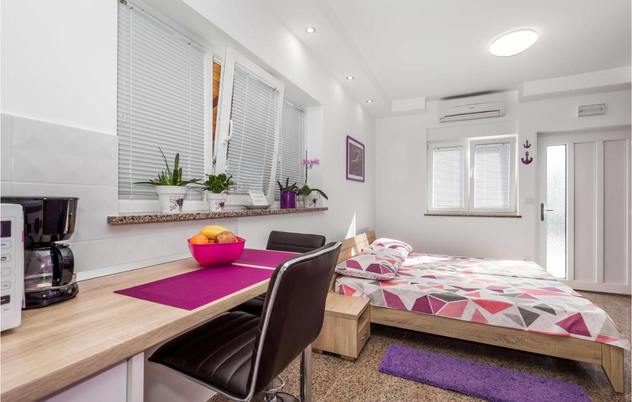 Nice Apartment In Rukavac With Kitchen Exterior photo